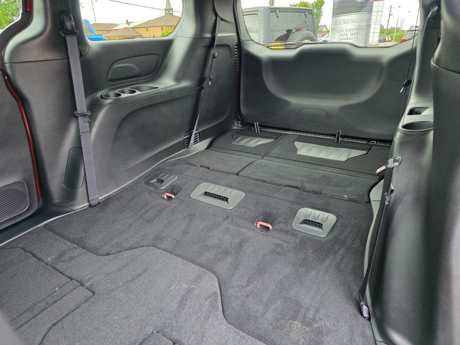 2025 Chrysler Pacifica SELECT AWD