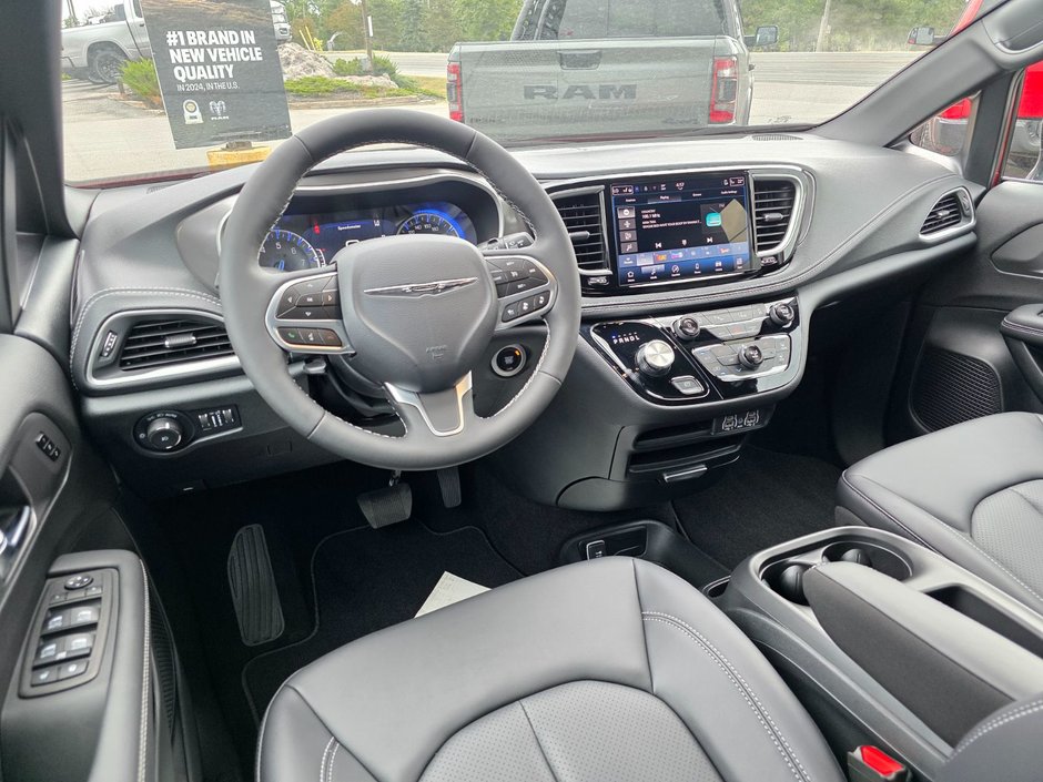 2025 Chrysler Pacifica SELECT AWD