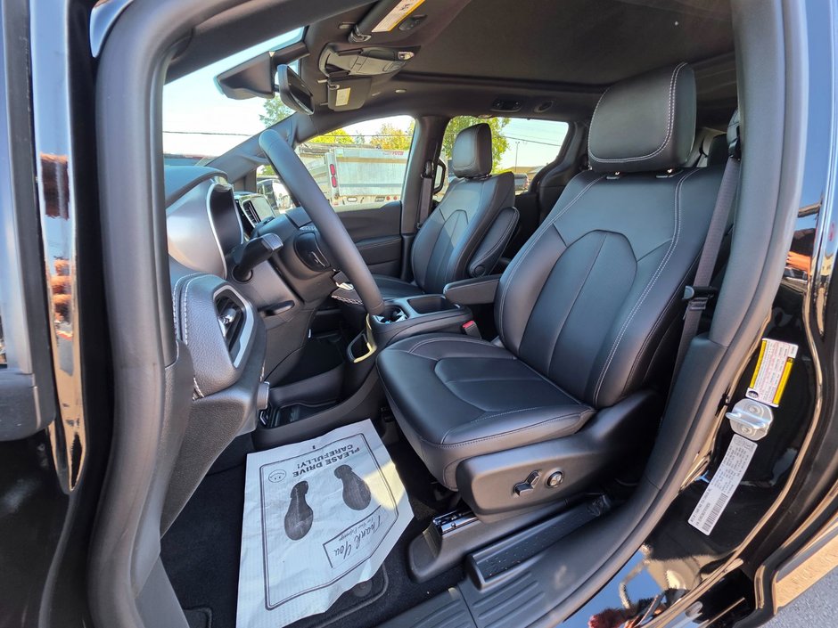 Chrysler PACIFICA SELECT AWD 2026