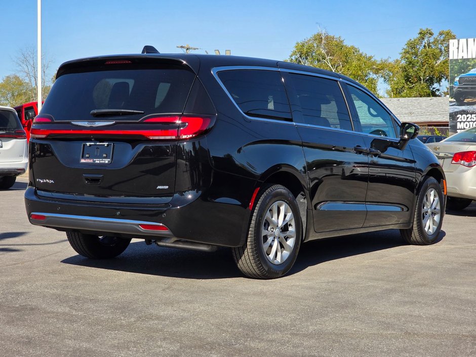 Chrysler PACIFICA SELECT AWD 2026