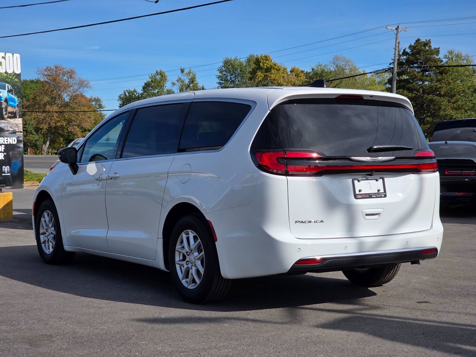 Chrysler PACIFICA SELECT 2026