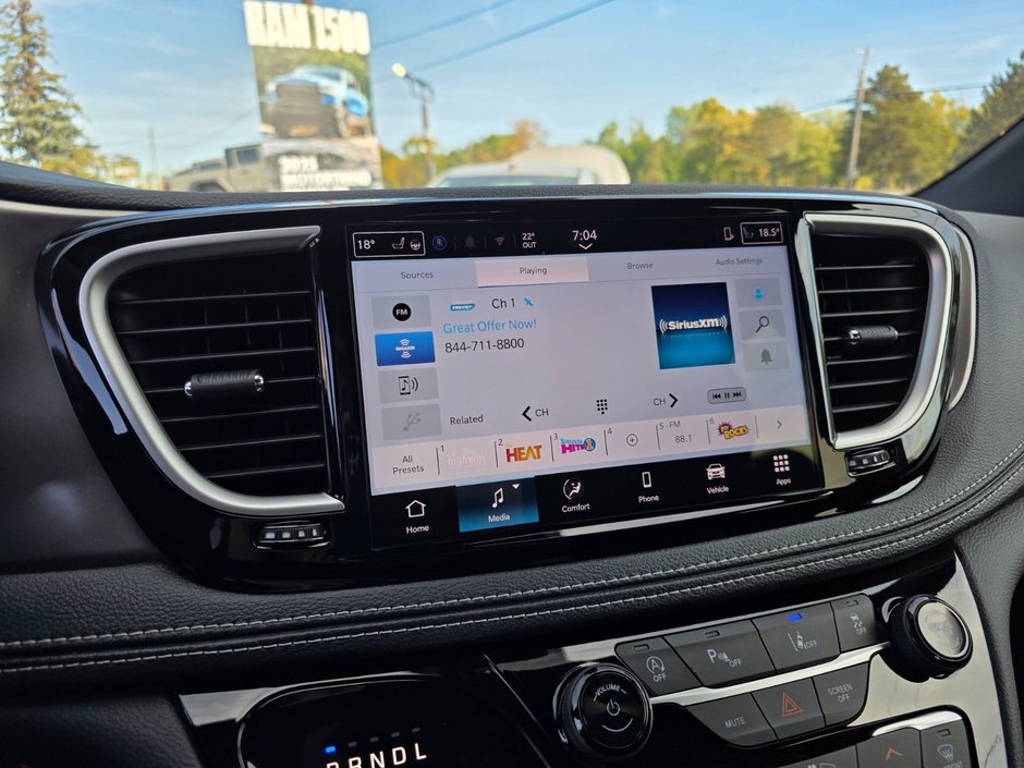 Chrysler PACIFICA SELECT AWD 2026