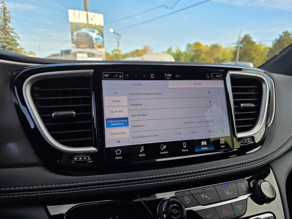 Chrysler PACIFICA SELECT AWD 2026