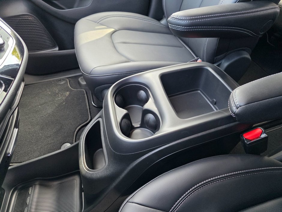 Chrysler PACIFICA SELECT AWD 2026