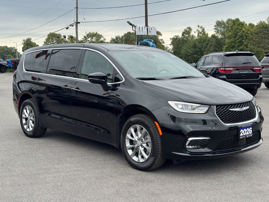 Chrysler Pacifica SELECT AWD 2026