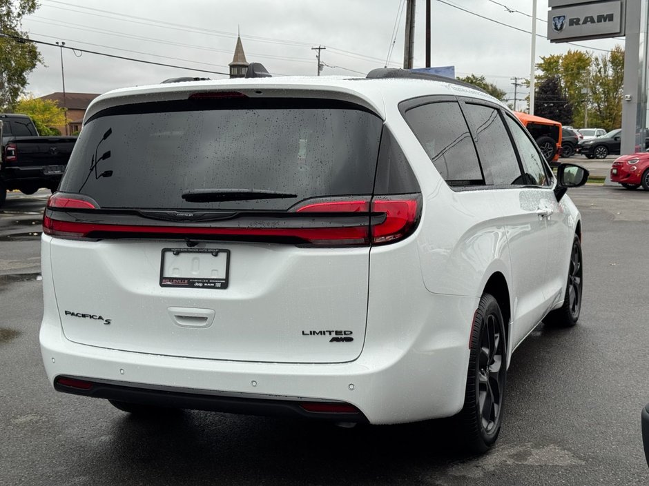 Chrysler PACIFICA LIMITED AWD 2026