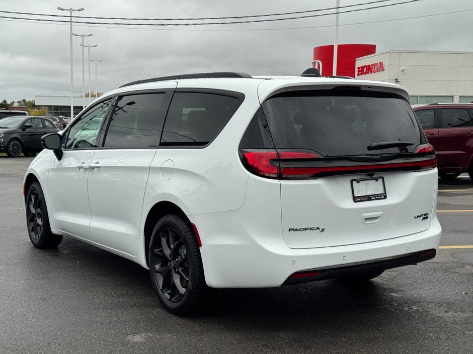 Chrysler PACIFICA LIMITED AWD 2026