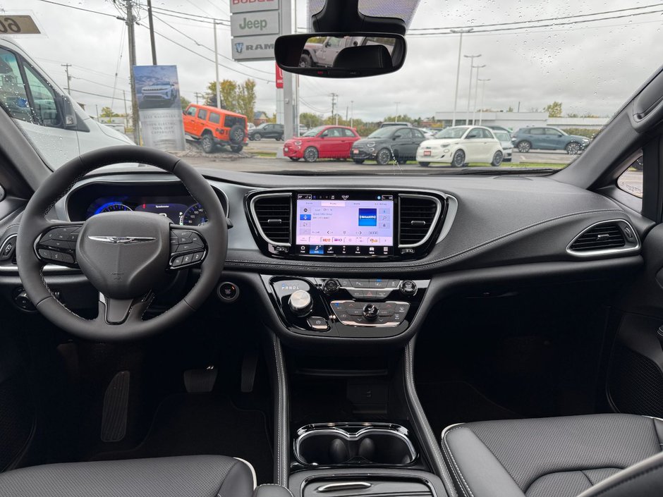 Chrysler PACIFICA LIMITED AWD 2026