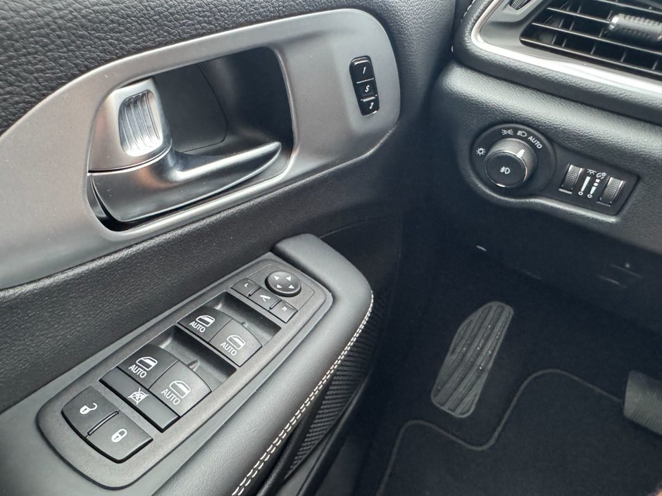 Chrysler PACIFICA LIMITED AWD 2026