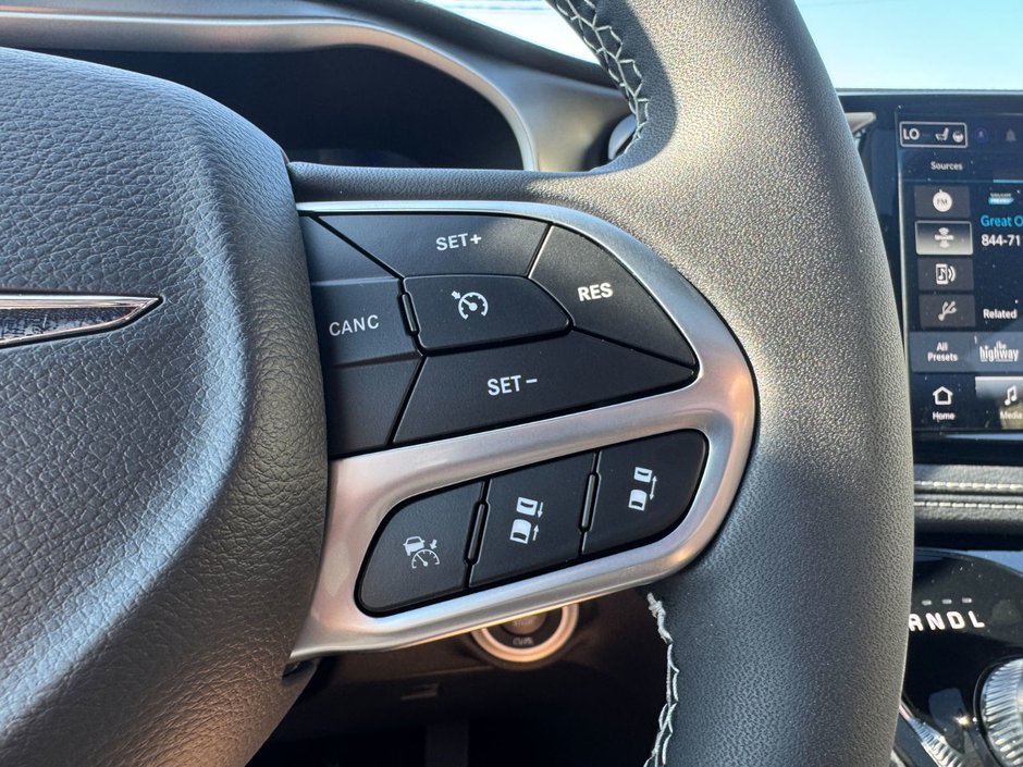 Chrysler PACIFICA SELECT AWD 2026