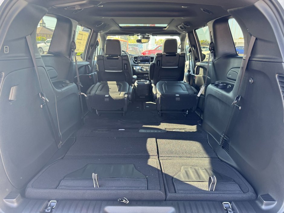 Chrysler PACIFICA SELECT AWD 2026