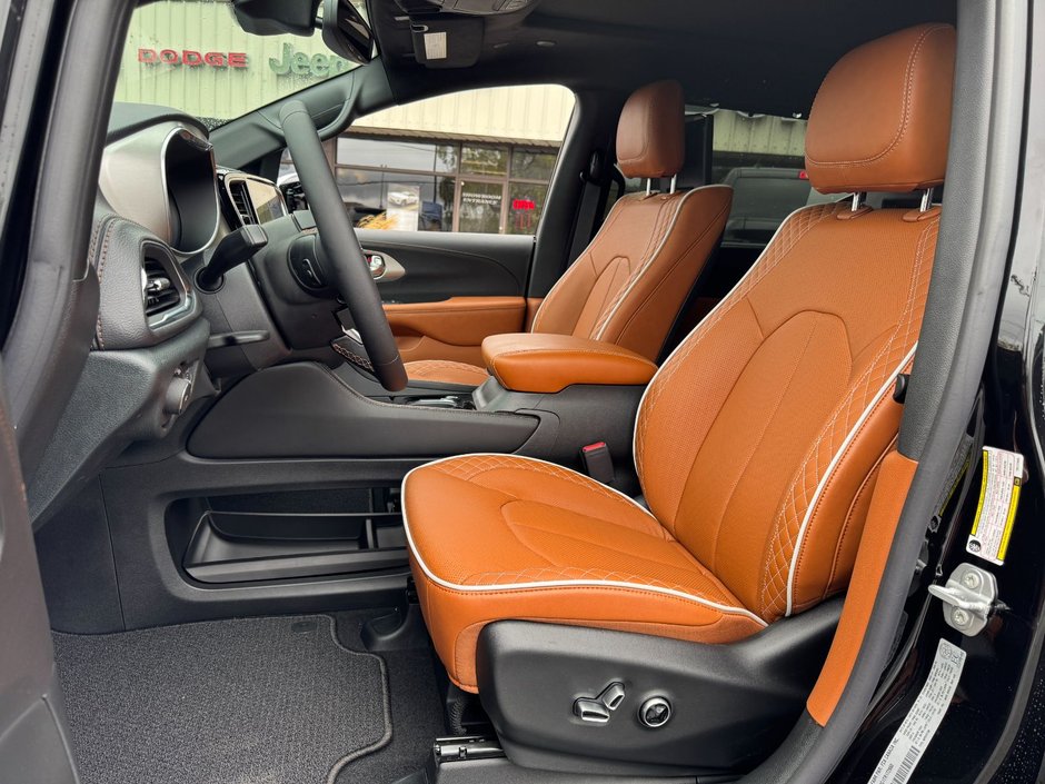 2026 Chrysler Pacifica PINNACLE