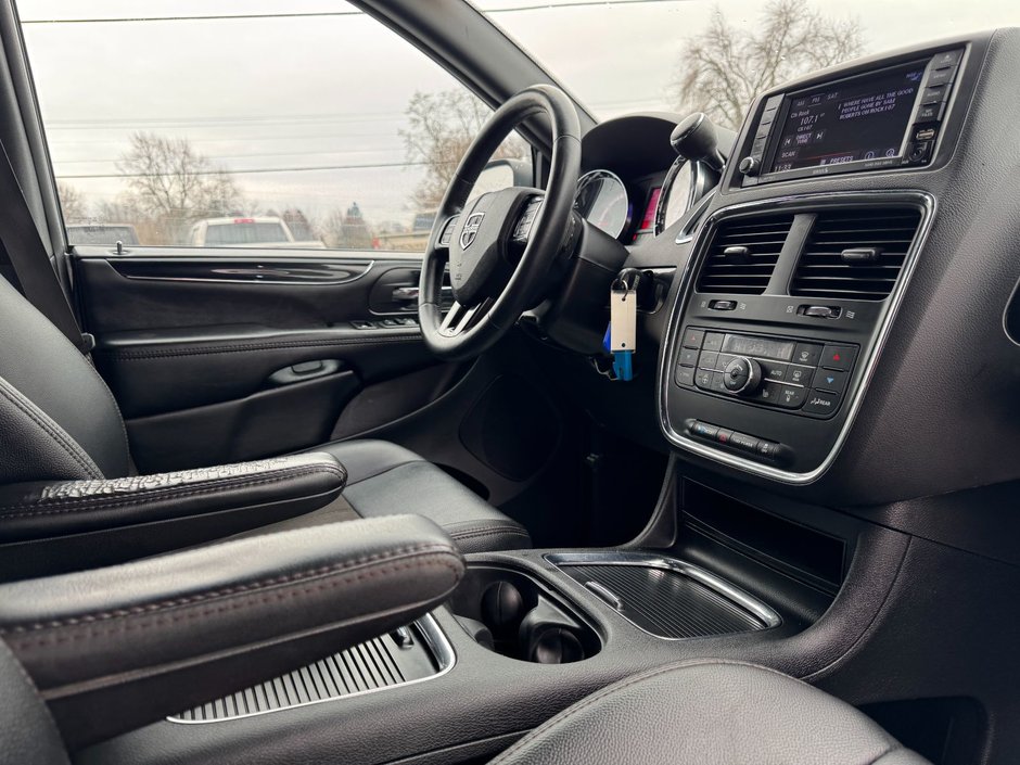 2020 Dodge Grand Caravan Premium Plus Premium Plus / DVD Video