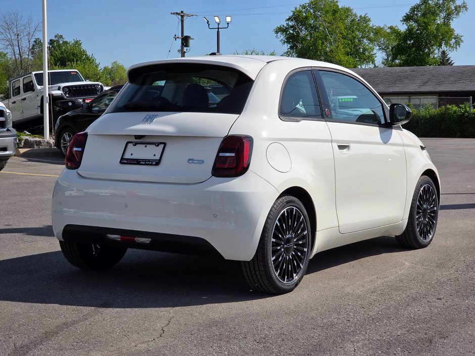 2025 Fiat 500e RED