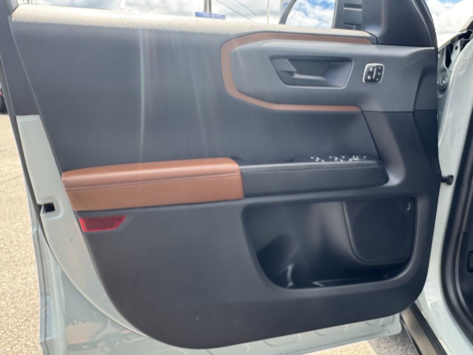 2023 Ford BRONCO SPORT Outer Banks Outer Banks / Heated Seats