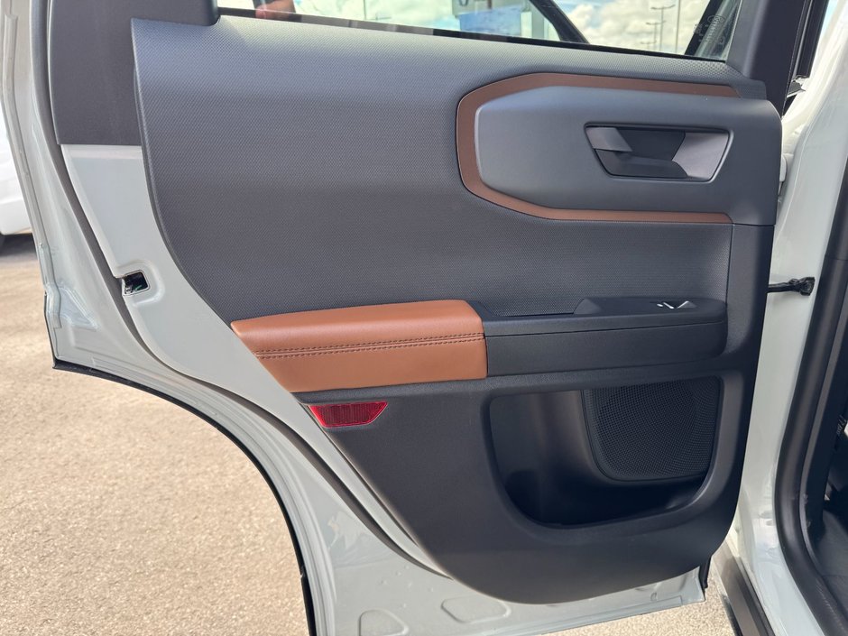 2023 Ford BRONCO SPORT Outer Banks Outer Banks / Heated Seats