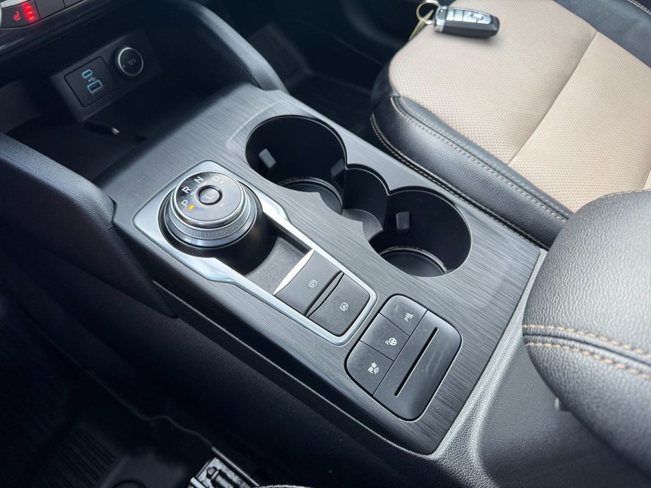 Ford Escape Titanium 2021-24