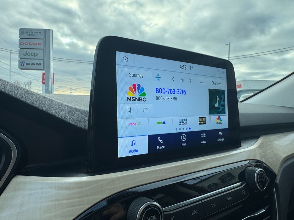 Ford Escape Titanium 2021-18