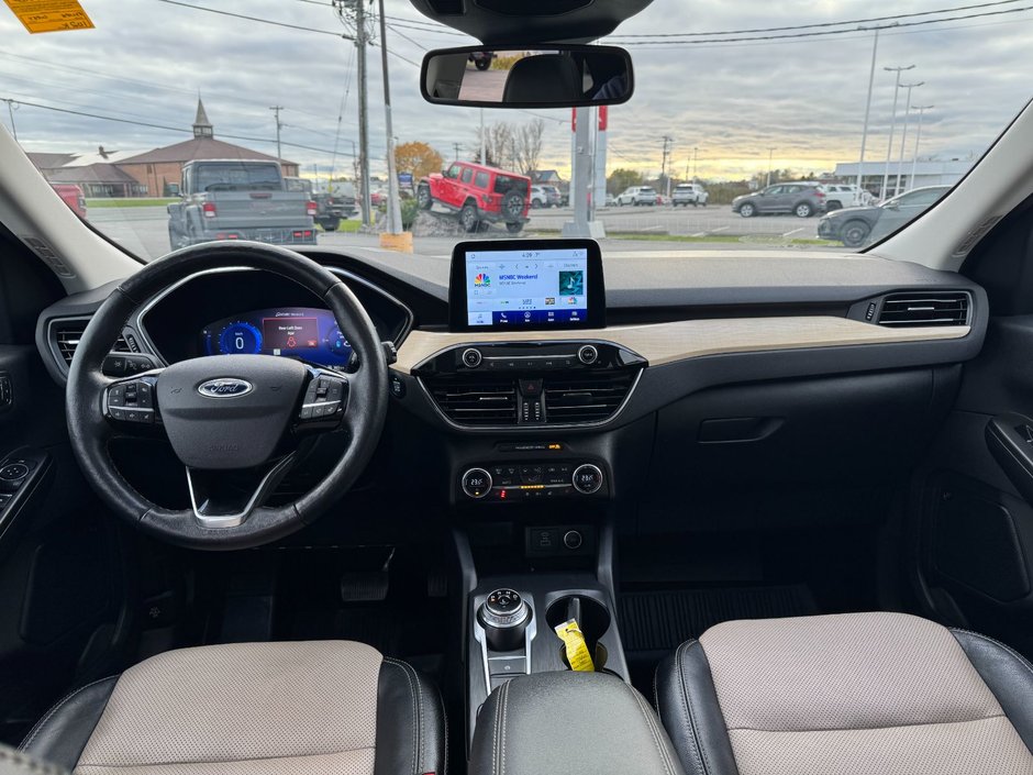 Ford Escape Titanium 2021-10