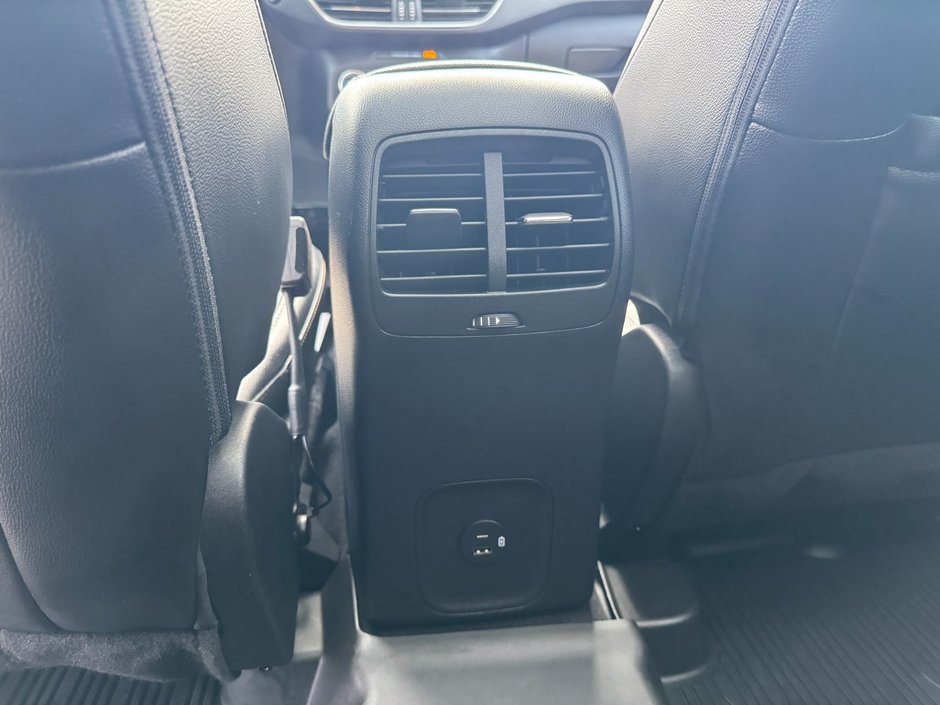 Ford Escape Titanium 2021-31