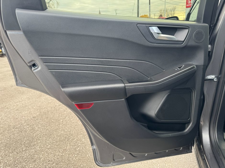 Ford Escape Titanium 2021-29