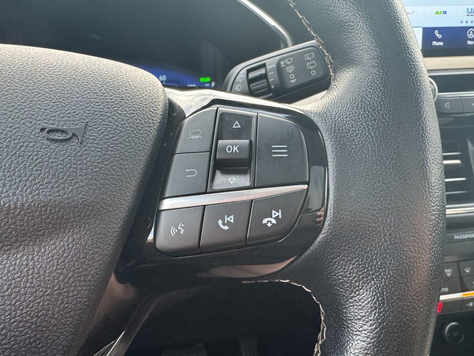 Ford Escape Titanium 2021-16