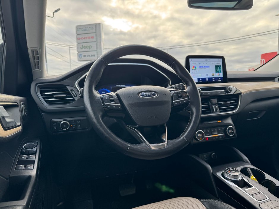 Ford Escape Titanium 2021-11