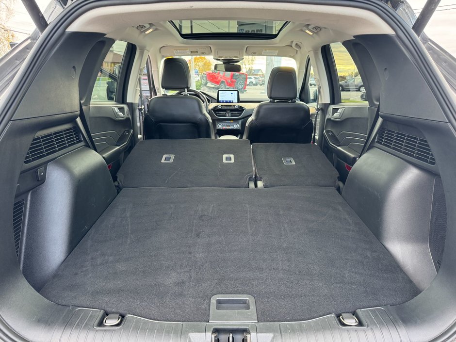 Ford Escape Titanium 2021-35