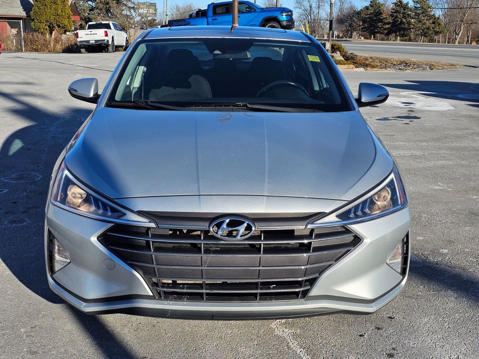 Hyundai Elantra Preferred 2019-3