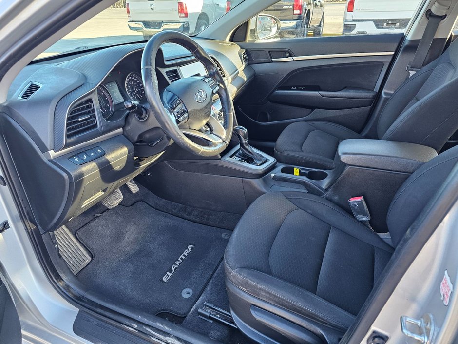 Hyundai Elantra Preferred 2019-7