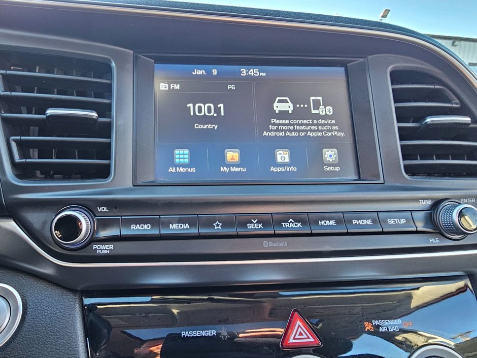 Hyundai Elantra Preferred 2019-14