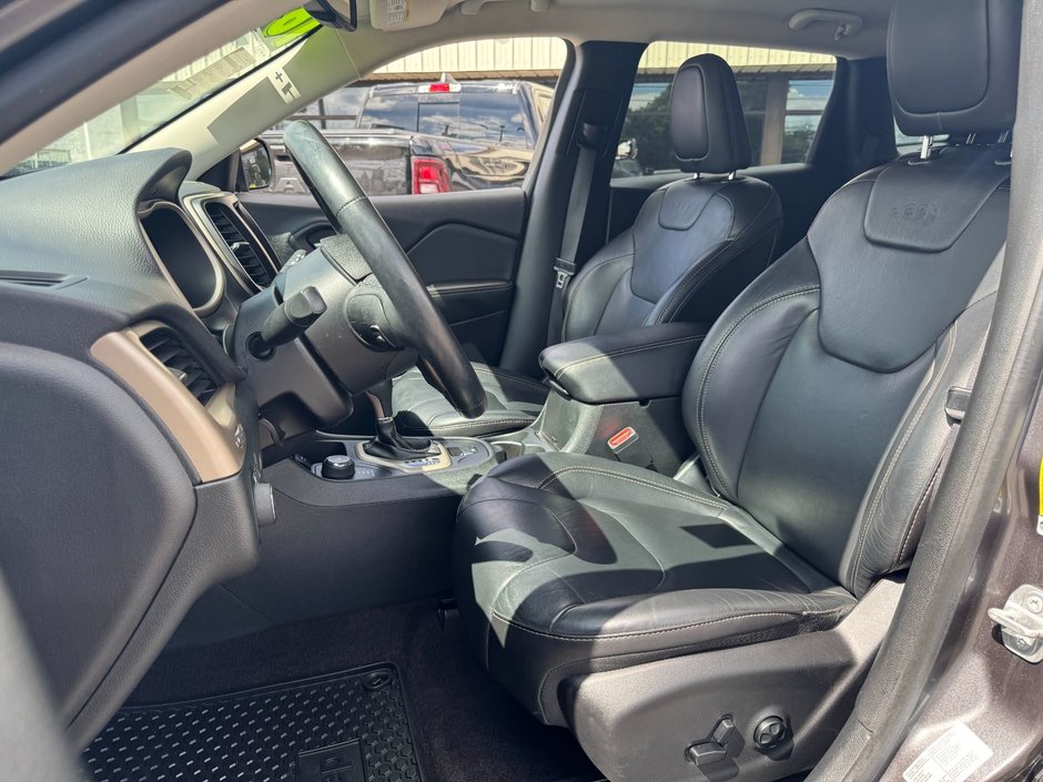 2016 Jeep Cherokee North North / Heated Seats