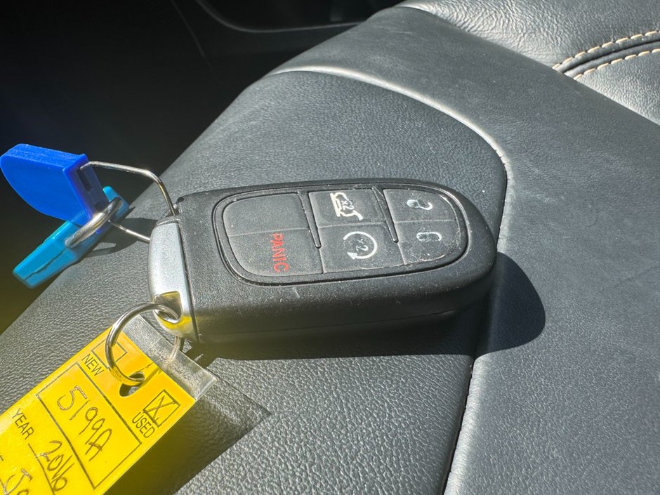 2016 Jeep Cherokee North North / Heated Seats