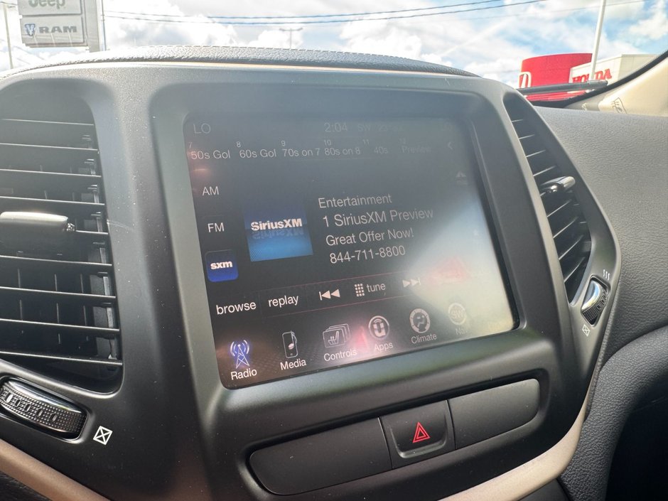 2016 Jeep Cherokee North North / Heated Seats
