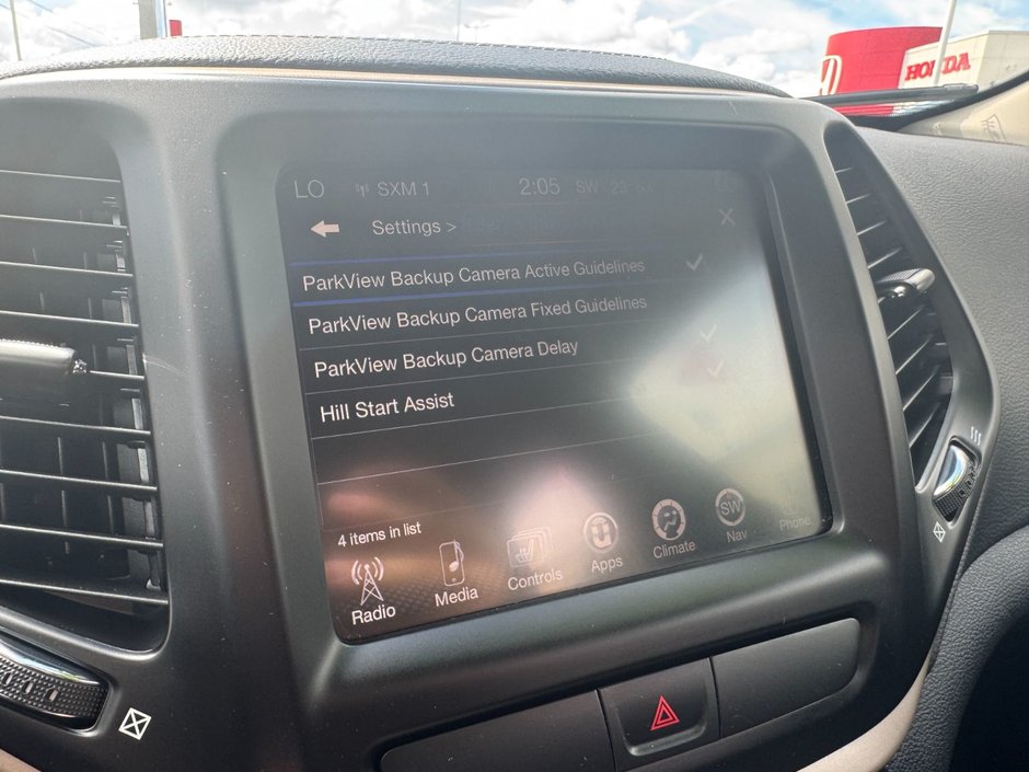 2016 Jeep Cherokee North North / Heated Seats