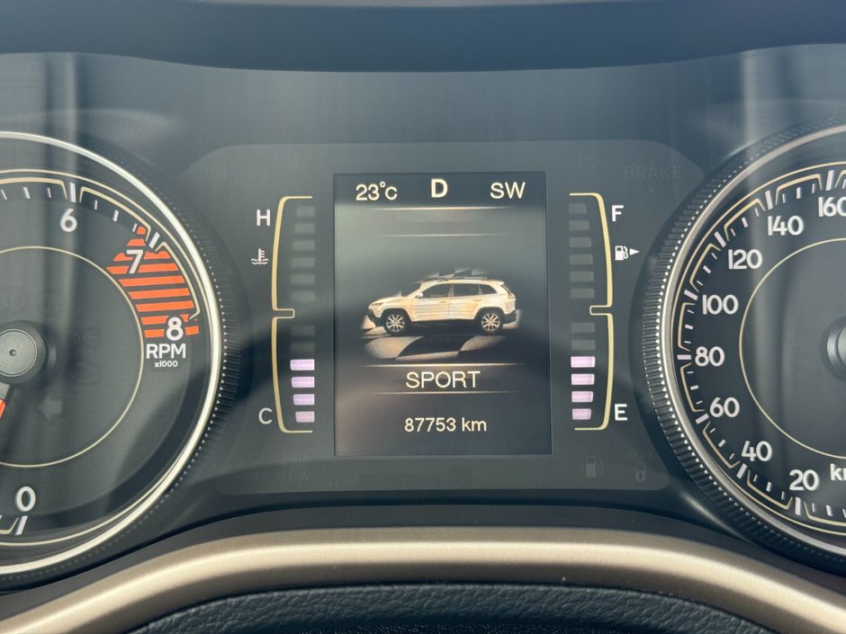 2016 Jeep Cherokee North North / Heated Seats