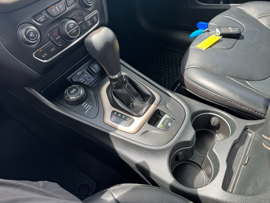 2016 Jeep Cherokee North North / Heated Seats