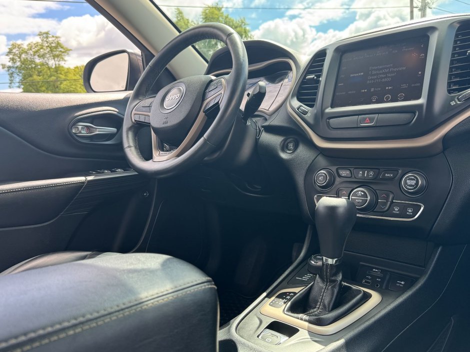 2016 Jeep Cherokee North North / Heated Seats