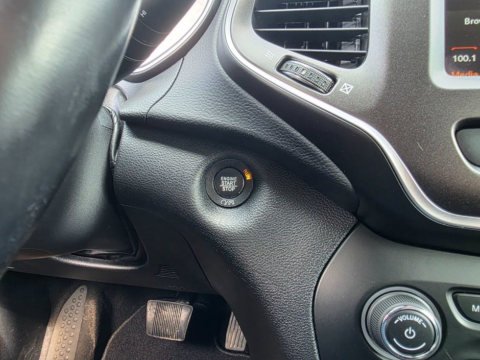 2020 Jeep Cherokee Trailhawk Elite Alpine Sound / Blind Spot Monitoring