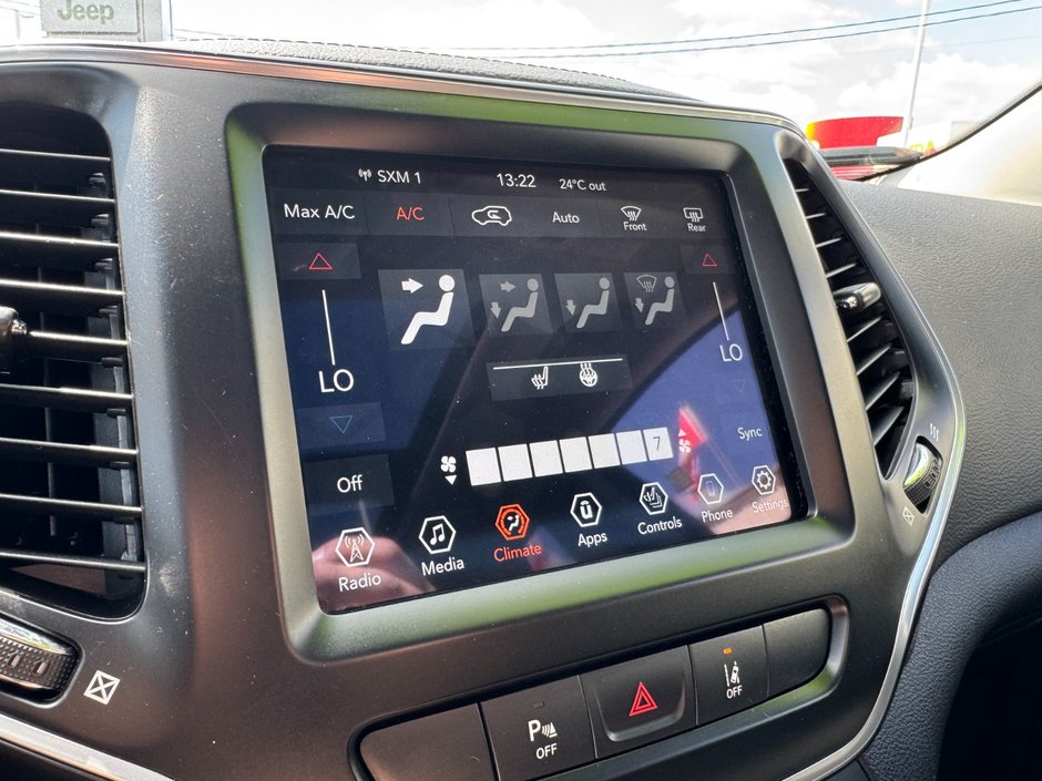2022 Jeep Cherokee North North / Safety / Power Liftgate