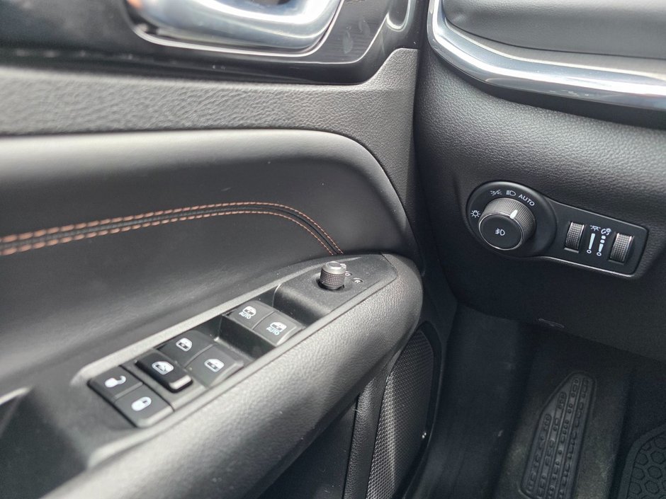 2022 Jeep Compass Limited Limited / Heated Seats and Steering