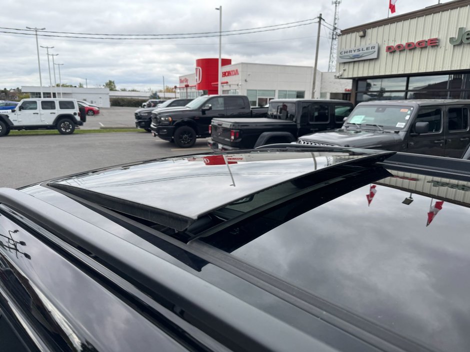 2023 Jeep Compass Trailhawk Trailhawk / Sunroof / 4x4
