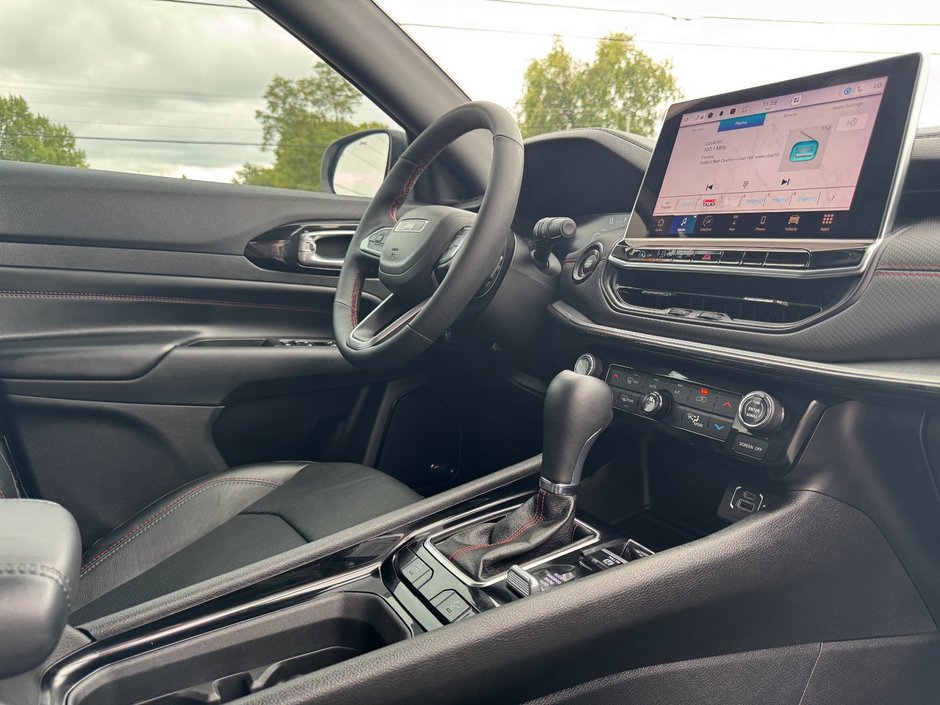 2023 Jeep Compass Trailhawk Trailhawk / Sunroof / 4x4