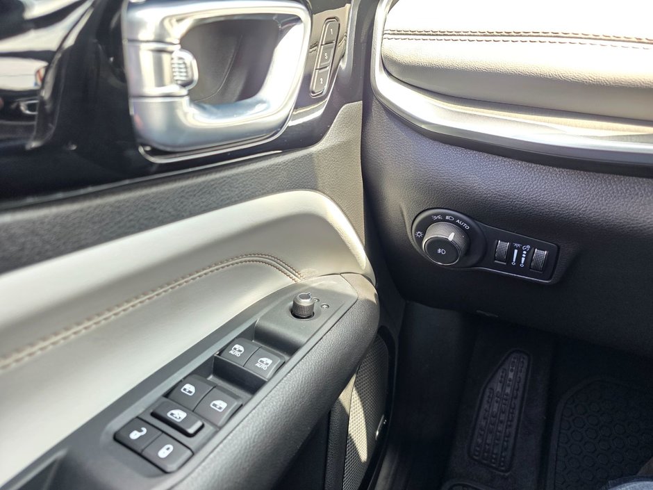 2025 Jeep Compass LIMITED-9