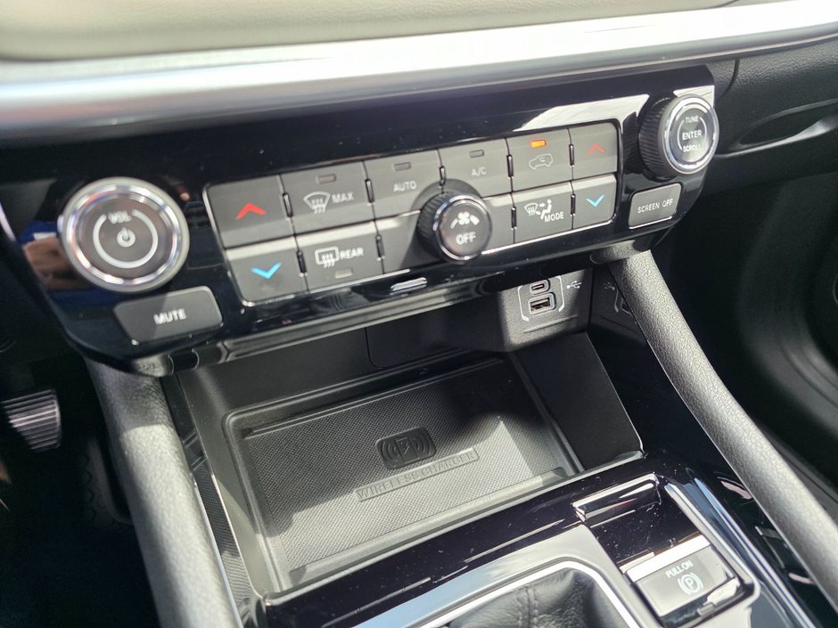 2025 Jeep Compass LIMITED-32