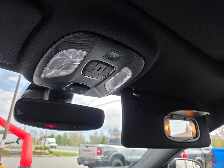 2025 Jeep Compass LIMITED-37
