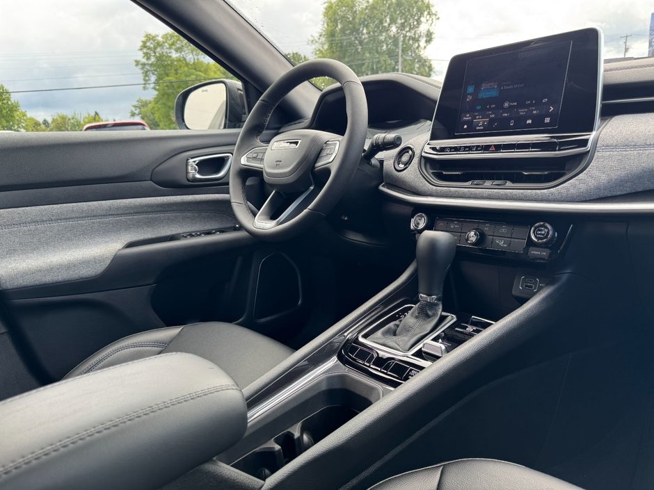 2025 Jeep Compass NORTH