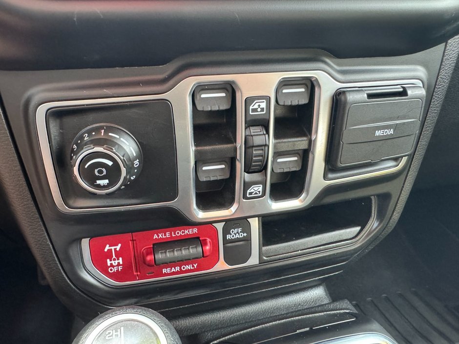 2023 Jeep Gladiator Mojave Mojave / Hardtop / Heated Seats