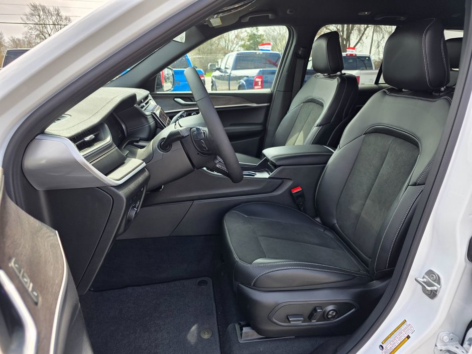 2025 Jeep Grand Cherokee 4xe 4XE