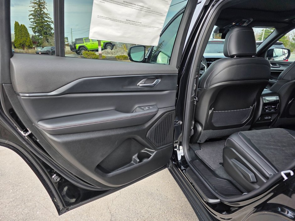 2025 Jeep Grand Cherokee L ALTITUDE In-Stock - TARIFF PROTECTED PRICING!